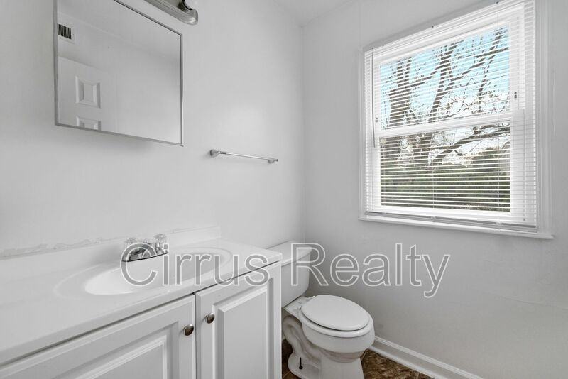 317 49th St - Photo 5 of 18