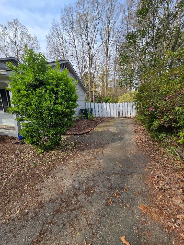 5813 Rangeley Dr - Photo 2 of 35