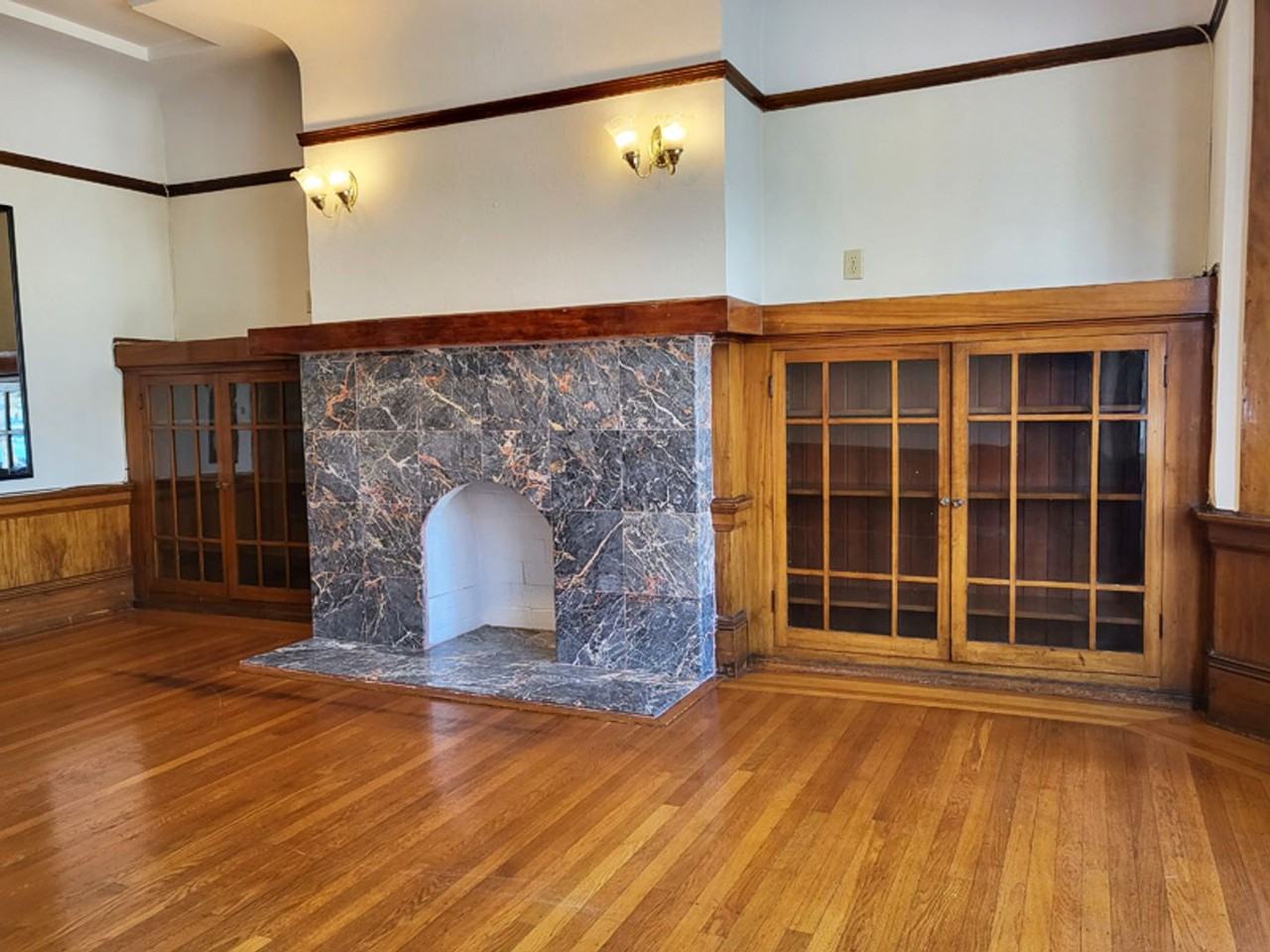 1647 Powell St - Photo 2 of 17