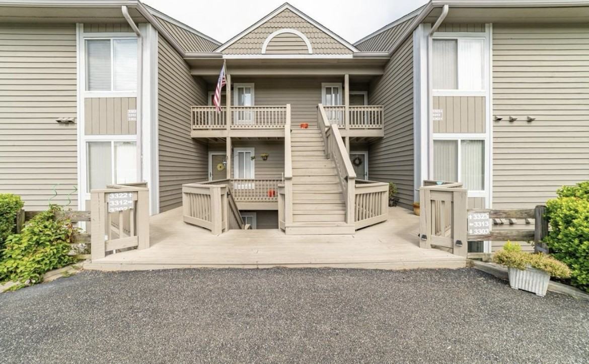 3302 Spinnaker Pt - Photo 2 of 18