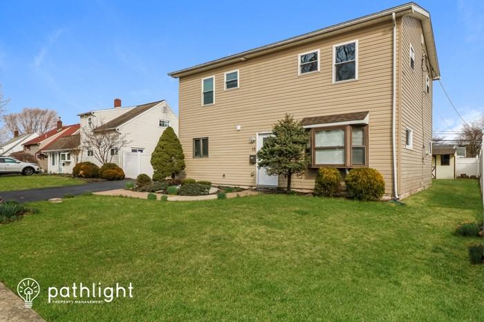 12 Newberry Ln - Photo 2 of 19