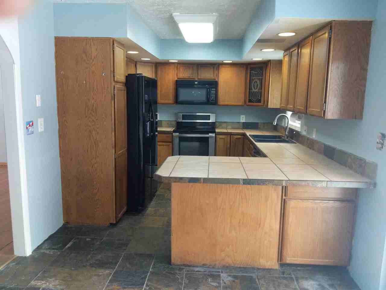 1235 Airline Dr #G - Photo 2 of 20