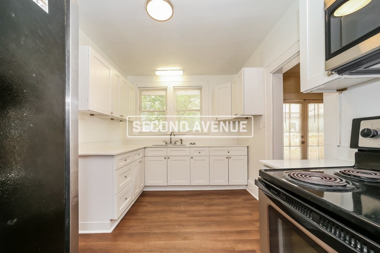 940 Glencarin St - Photo 2 of 21