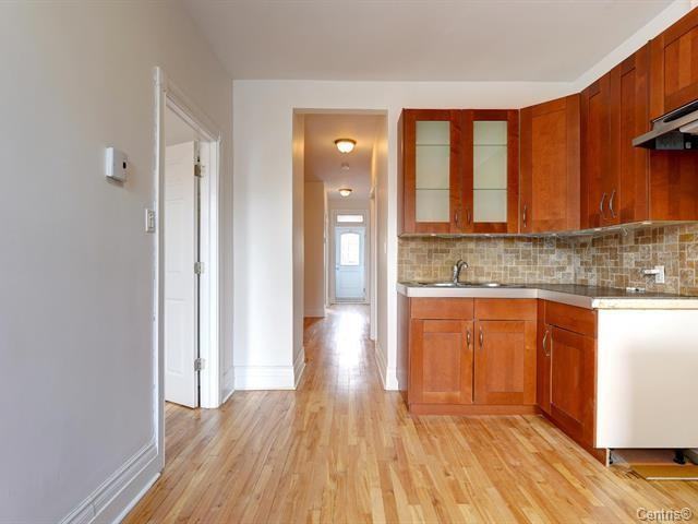 3418 Rue Evelyn - Photo 3 of 8