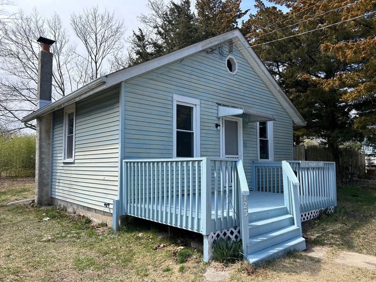 123 Walnut Ave - Photo 2 of 12