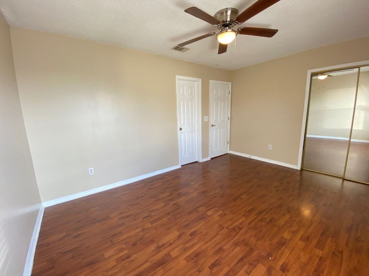 1605 Shady Ridge Ct - Photo 5 of 18