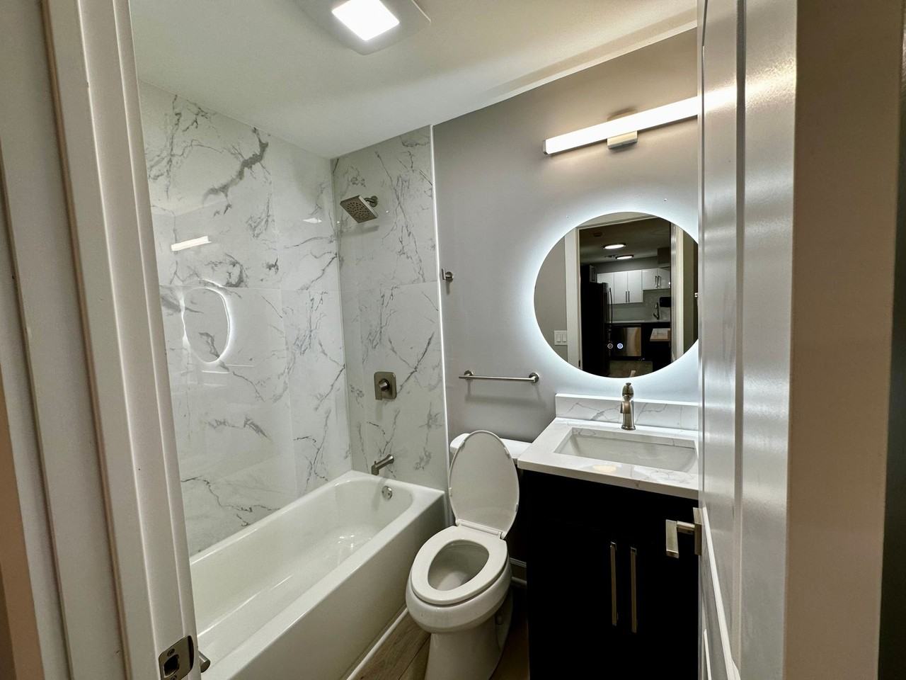 Loyola Beach Apartments - Photo 7 of 48