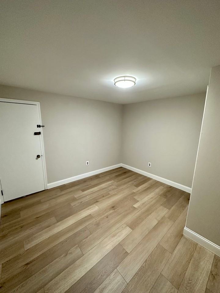 18 Huron Ave - Photo 7 of 24