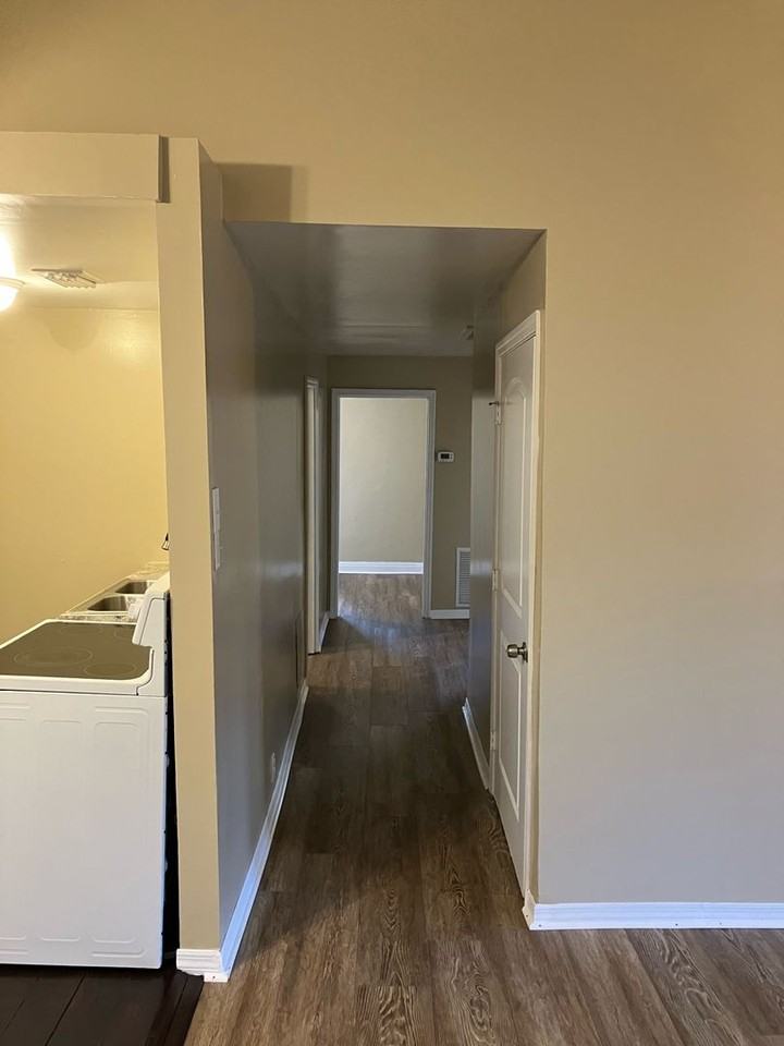 1151 Bender Ave - Photo 7 of 12