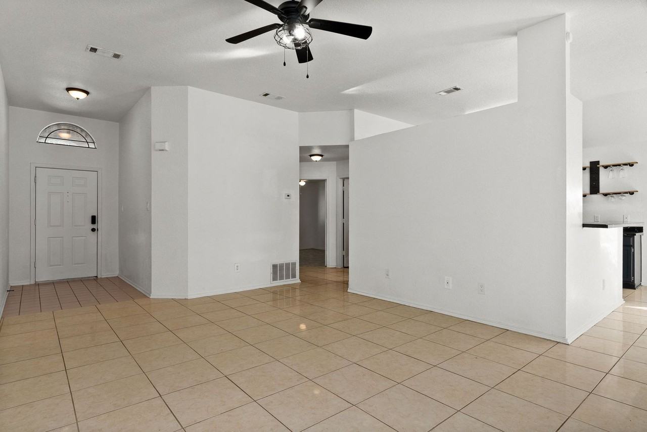 4803 Topsey Dr - Photo 3 of 15