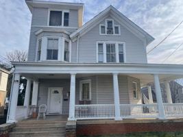 featured image of 912 Floyd St