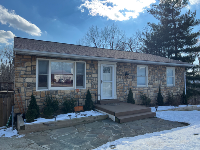 202 Wintergreen Ln - Photo 3 of 7