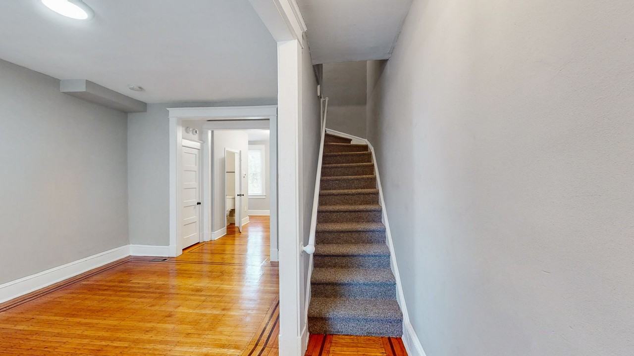 2810 Violet Ave - Photo 3 of 20