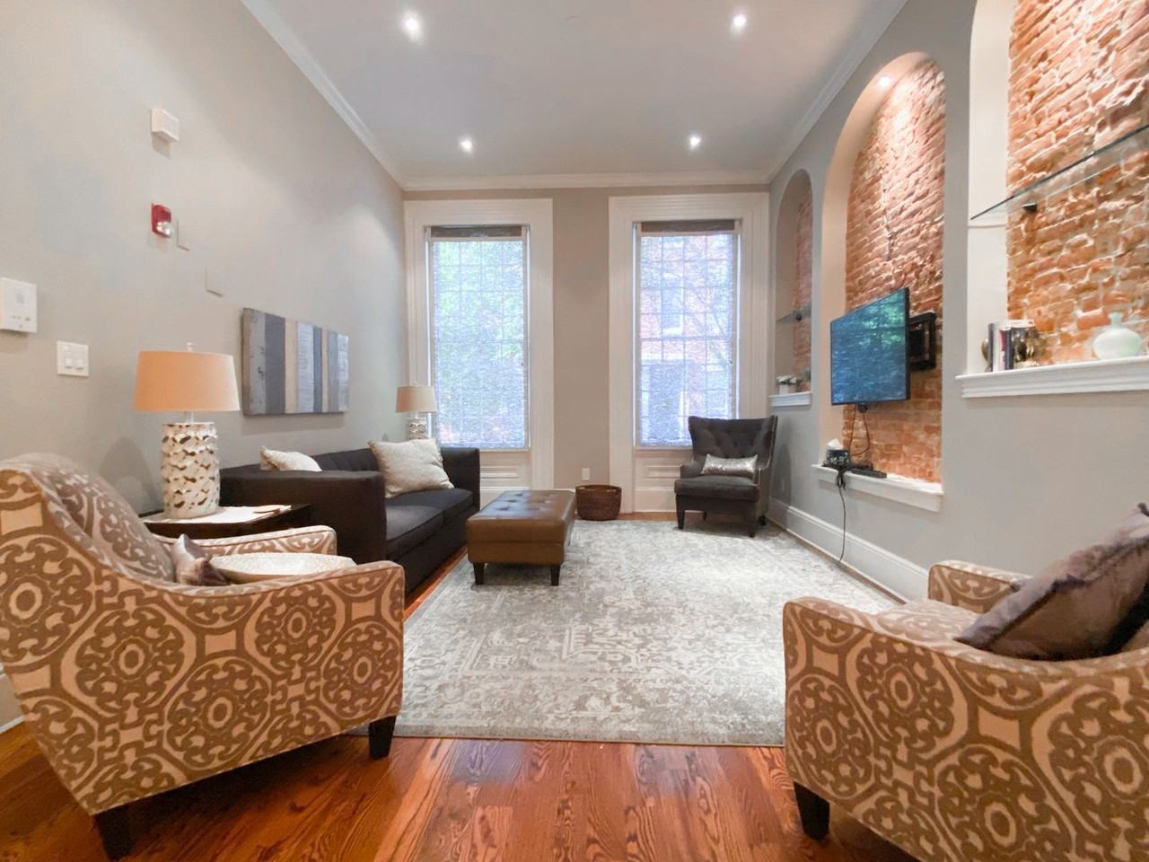 1626 Spruce St - Photo 4 of 26