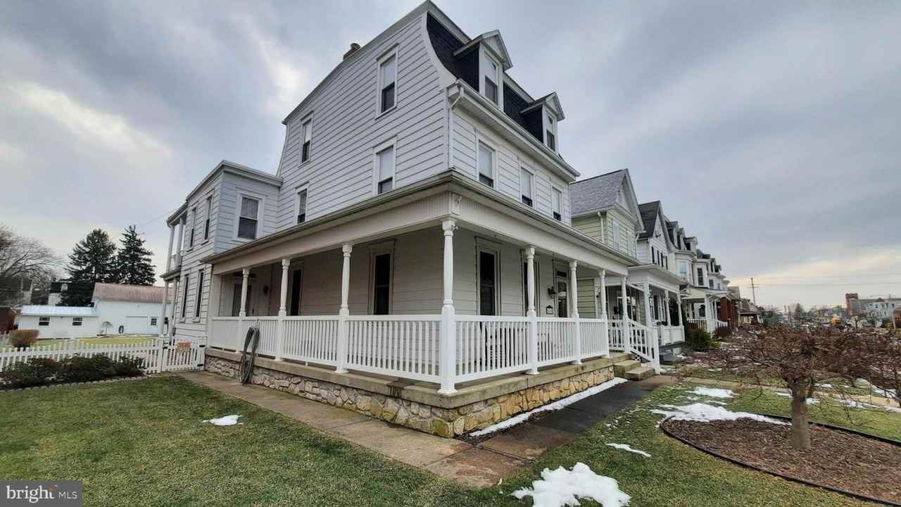 1414 W Market St - Photo 2 of 13