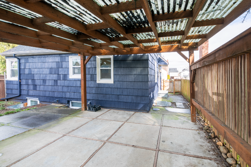 5130 N Yale St - Photo 4 of 31