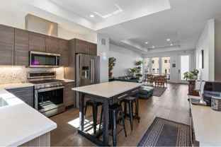 2824 W Parkside Pl - Photo 1 of 1