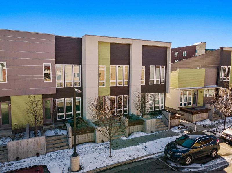 2824 West Parkside Place - Photo 4 of 50