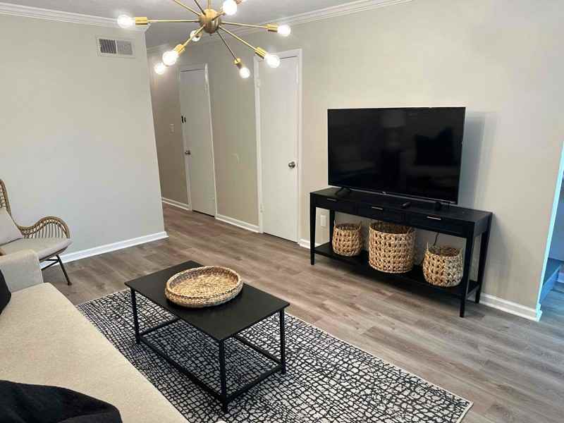 2501 Redwood Ct #1 - Photo 3 of 14