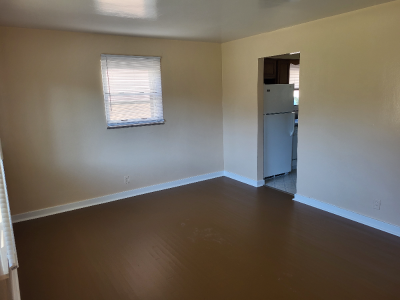 97 Pennsylvania Blvd - Photo 3 of 11