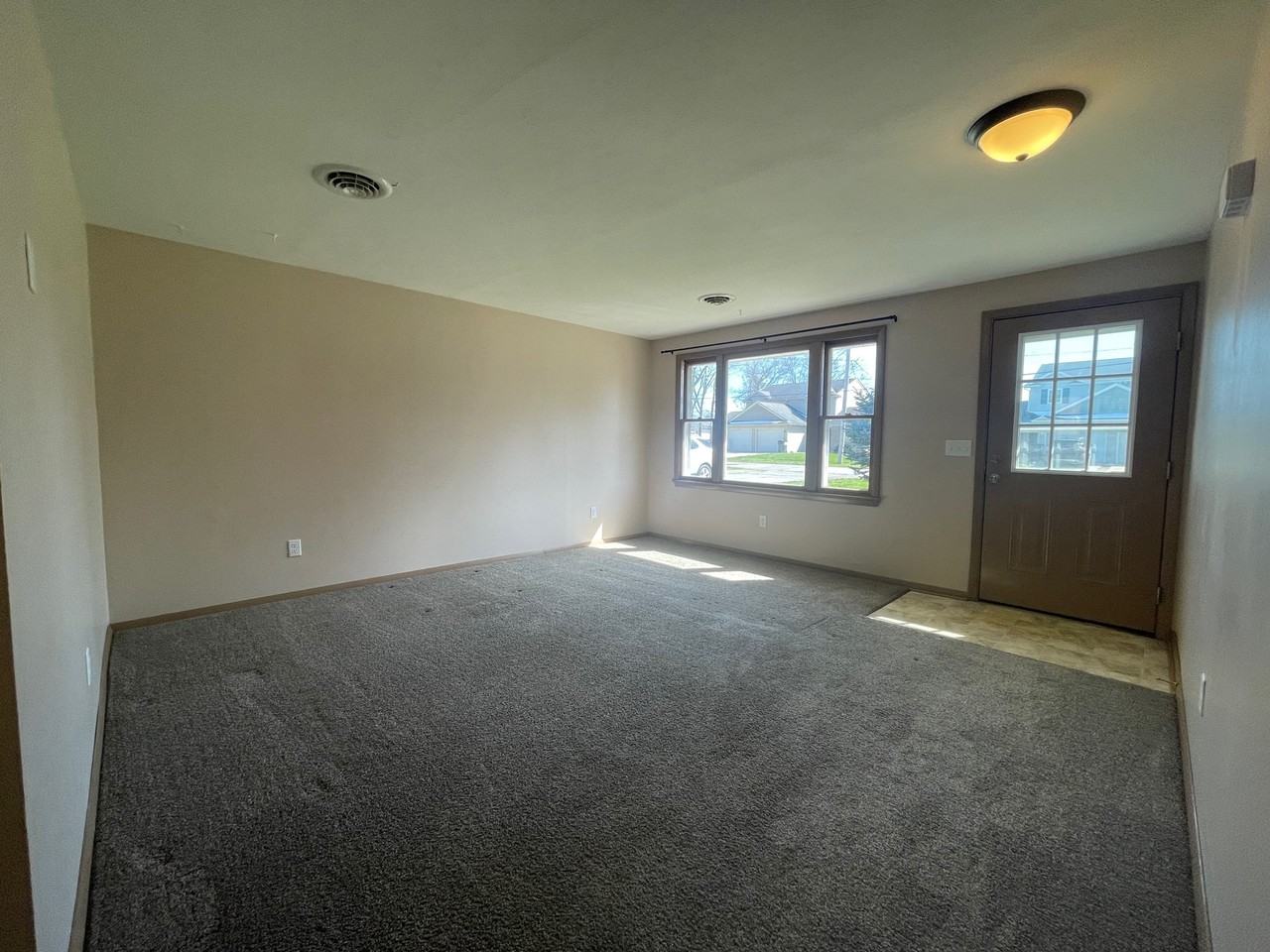 96 Franklin Ave #96 - Photo 2 of 12