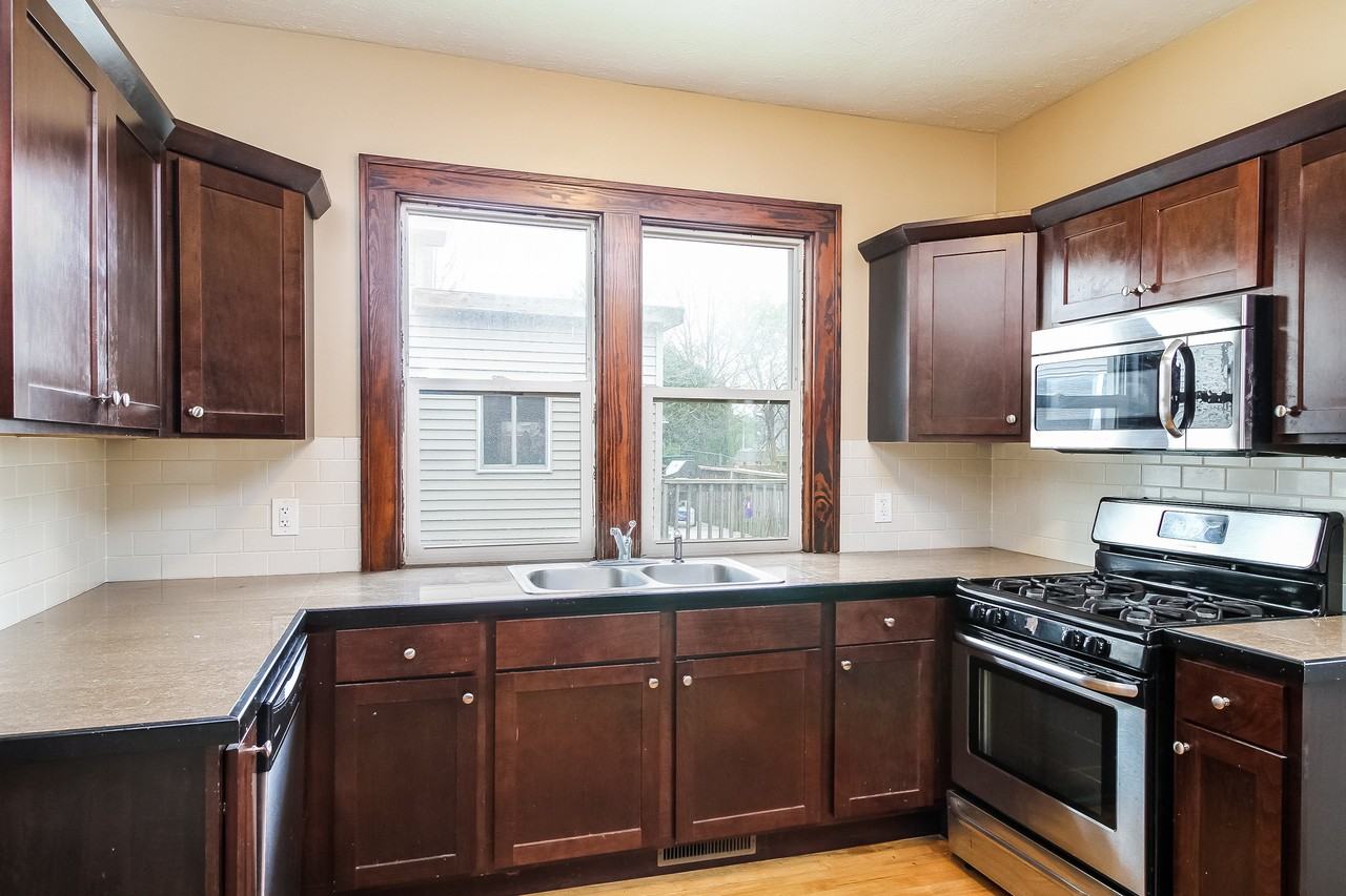 1135 Crescent St Ne #NA - Photo 4 of 39