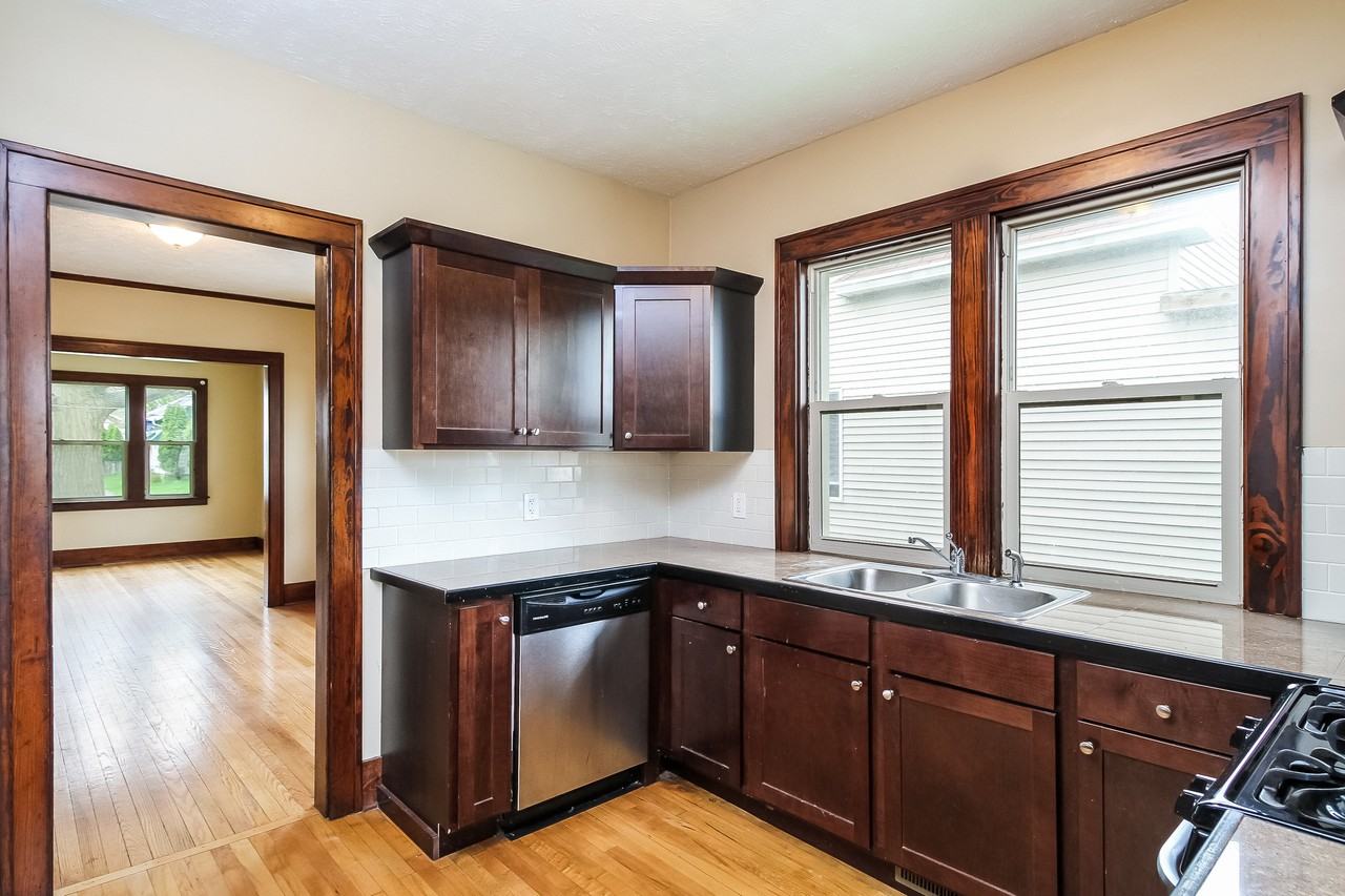 1135 Crescent St Ne #NA - Photo 5 of 39