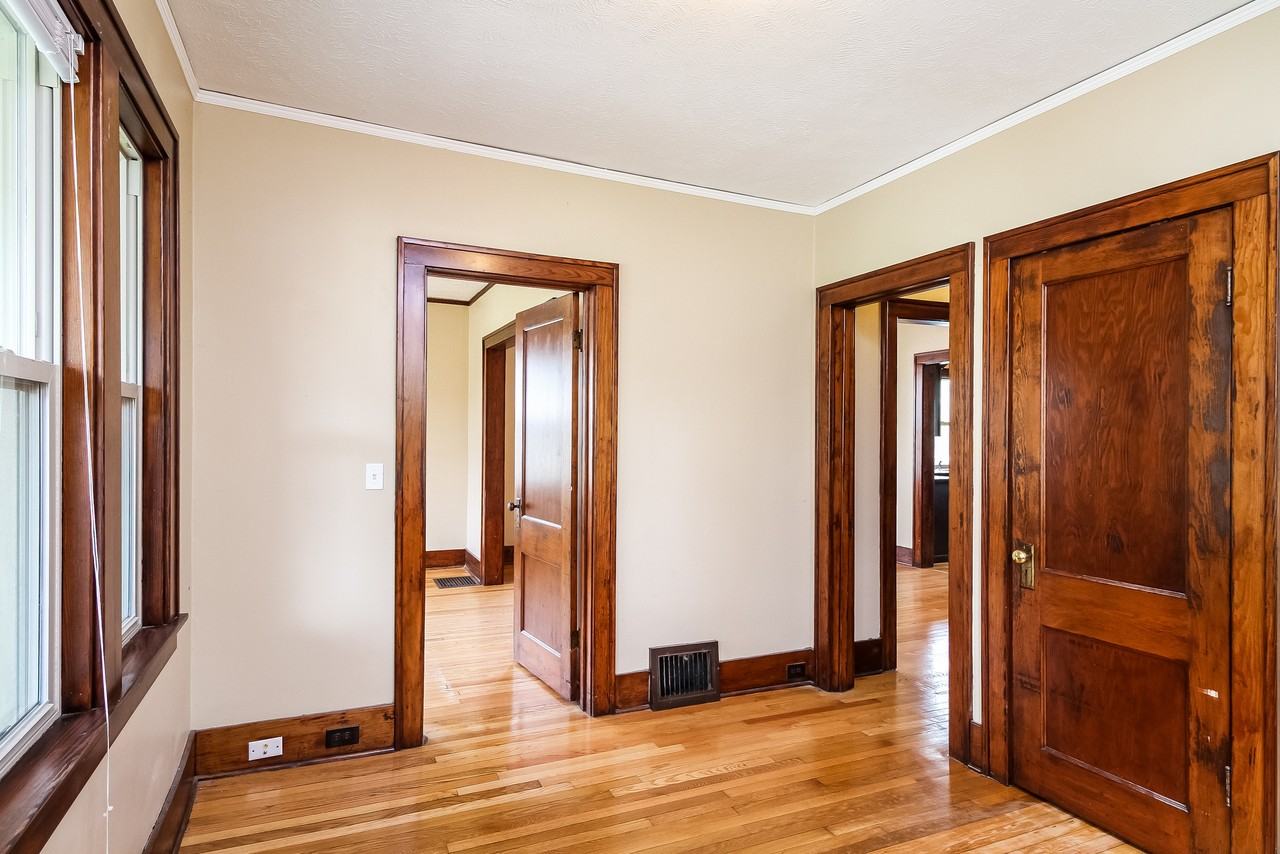 1135 Crescent St Ne #NA - Photo 6 of 39