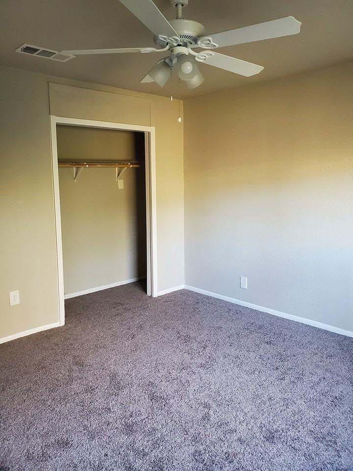 2702 Mulford Cv #B - Photo 3 of 20