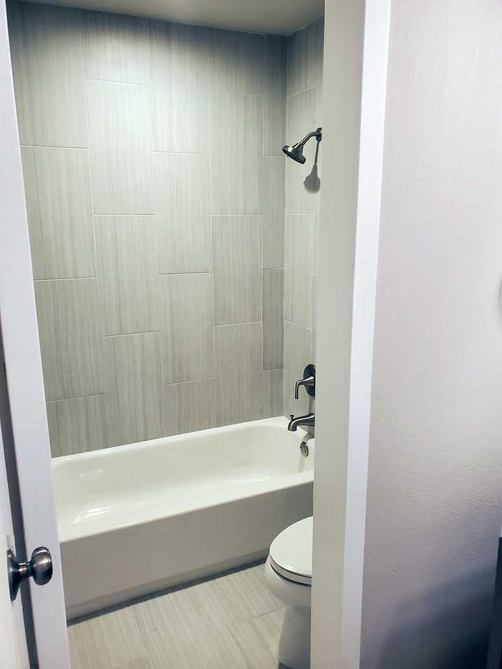 2702 Mulford Cv #B - Photo 7 of 20