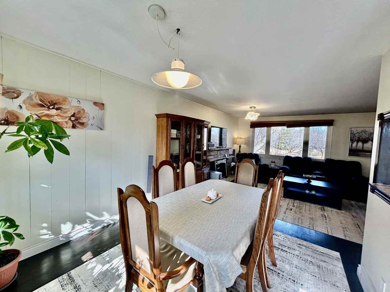 1034 Walkley Road - Photo 5 of 17
