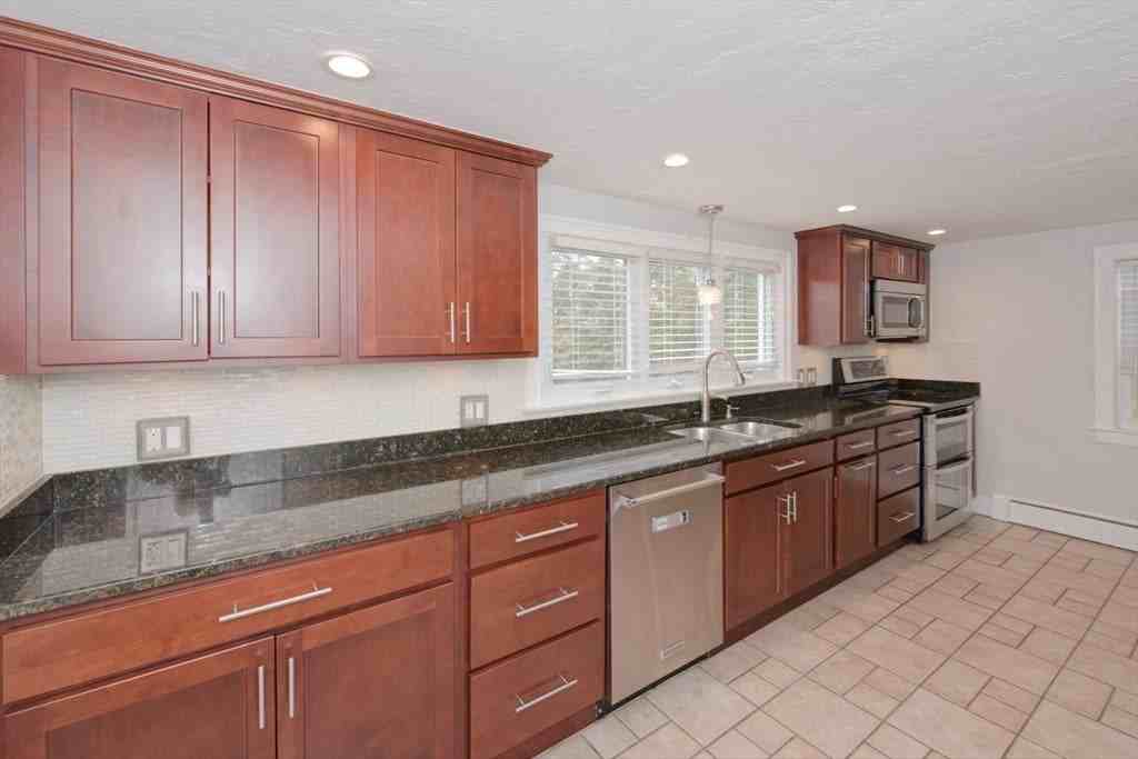 4 Cunniff Ave - Photo 3 of 25