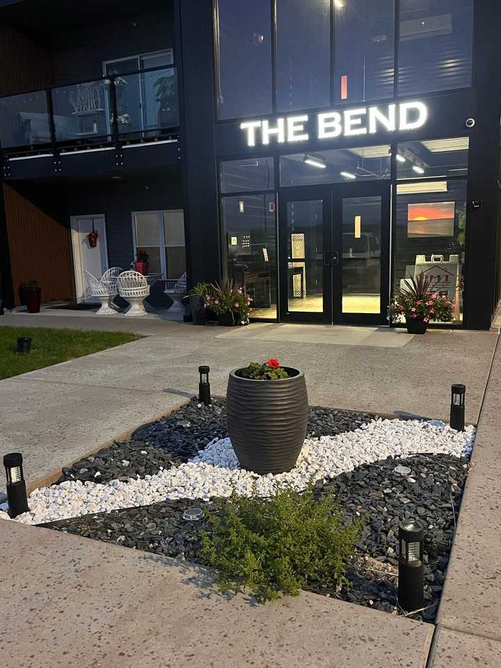 Bend Apartments - Photo 5 of 50