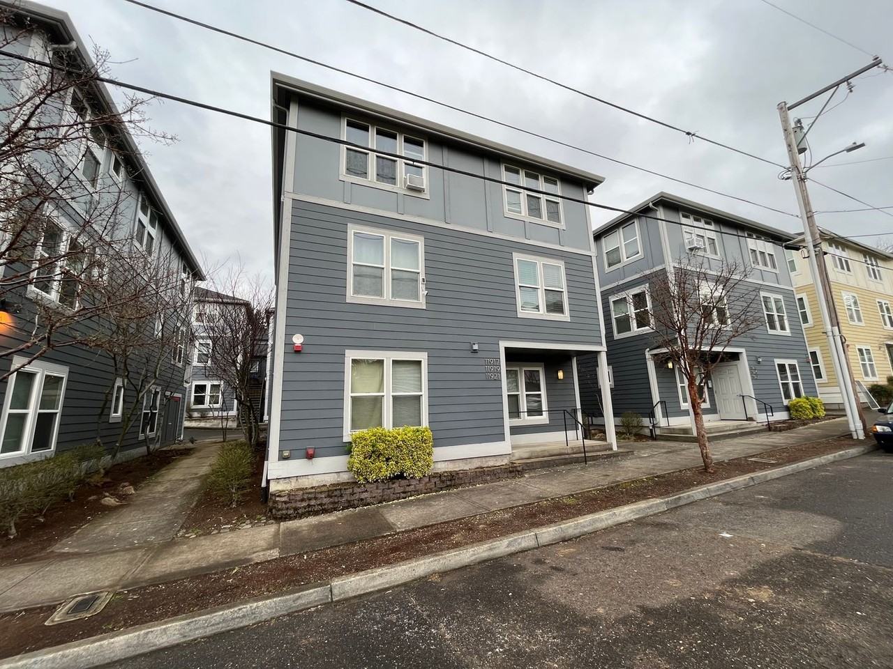 11921 Se Ash St #15 - Photo 3 of 35