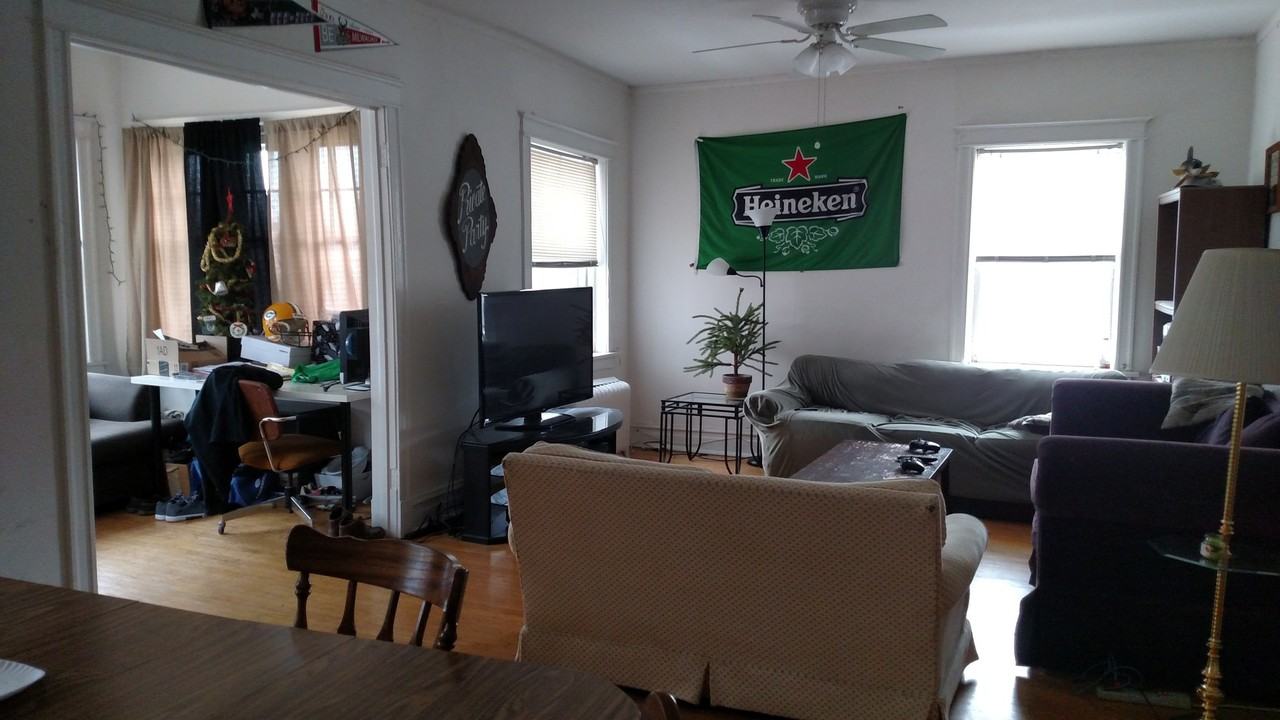 1902 E Linnwood Apartments in Upper East Side, Milwaukee, WI 53211 Zumper