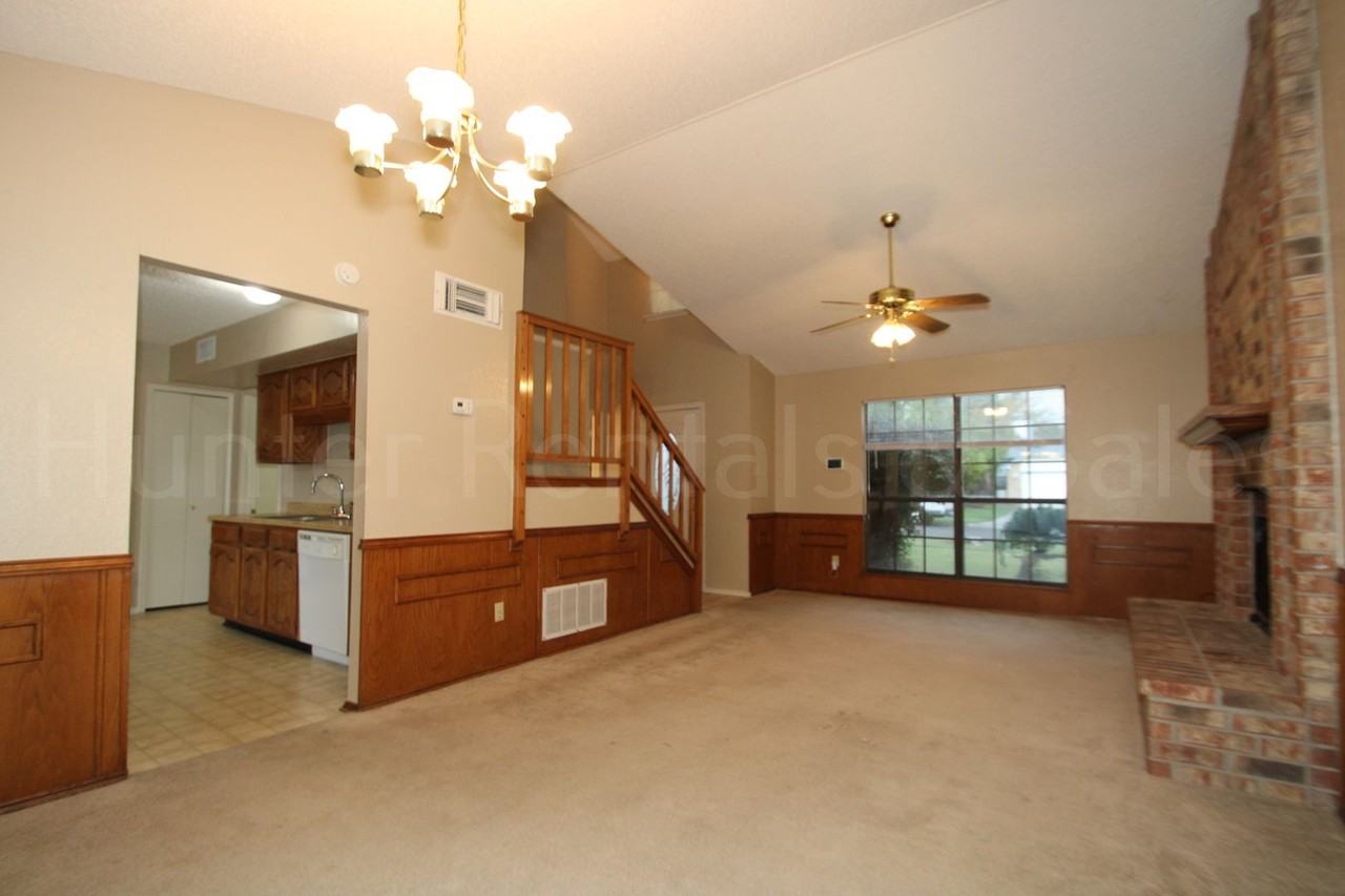 1905 Meadowbrook Dr - Photo 5 of 22