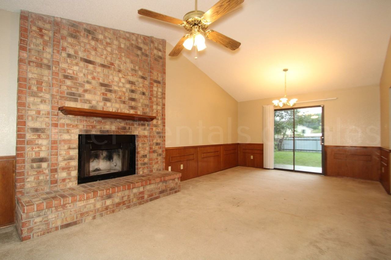 1905 Meadowbrook Dr - Photo 6 of 22