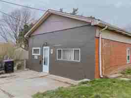 featured image of 4420 N 48th St