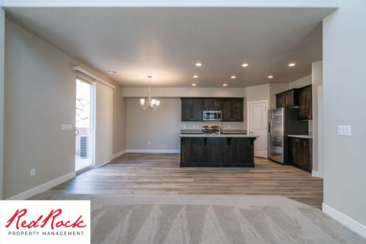 488 W 540 N - Photo 5 of 50