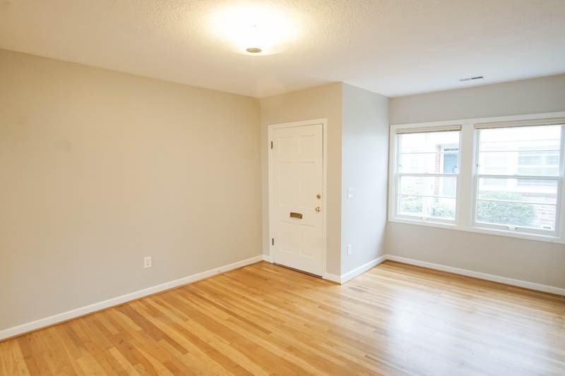 1952 Nw Lovejoy St #2 - Photo 2 of 16