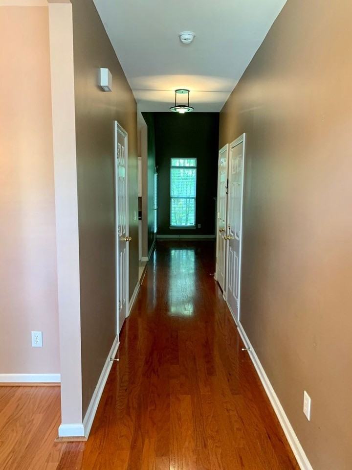 408 Normandy Cir - Photo 3 of 20