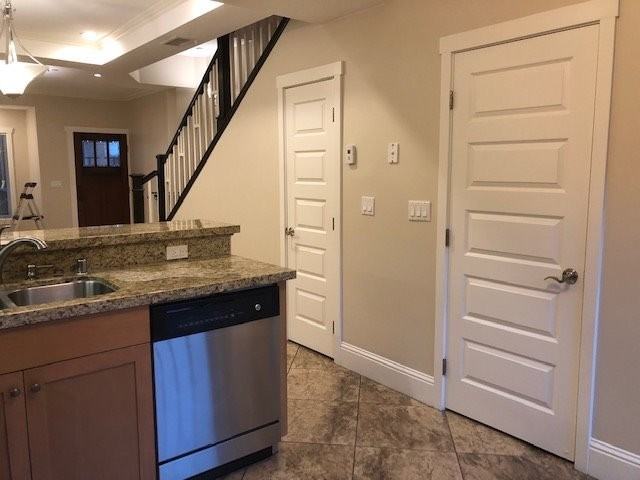1415 Lavender Ct - Photo 5 of 12