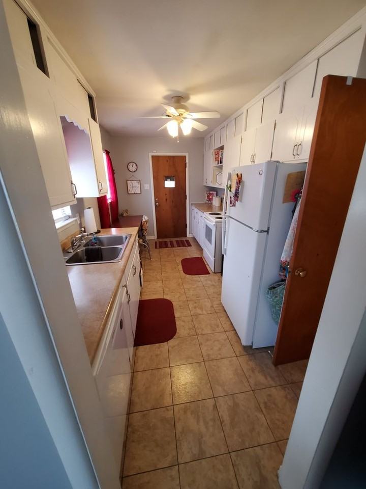 2413 Sw Madeline Ln - Photo 7 of 26