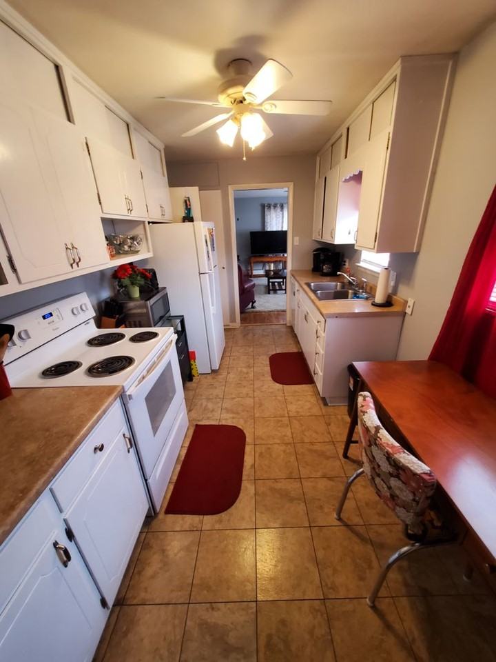 2413 Sw Madeline Ln - Photo 4 of 26