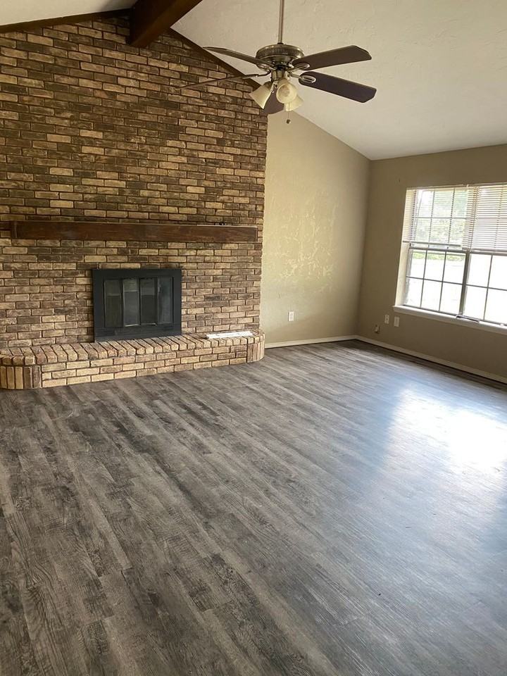 102 Janet Kay Dr - Photo 2 of 6