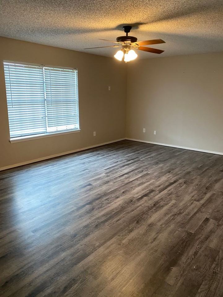102 Janet Kay Dr - Photo 3 of 6