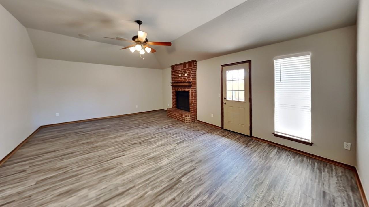 2212 Nw 157th Ter - Photo 3 of 20