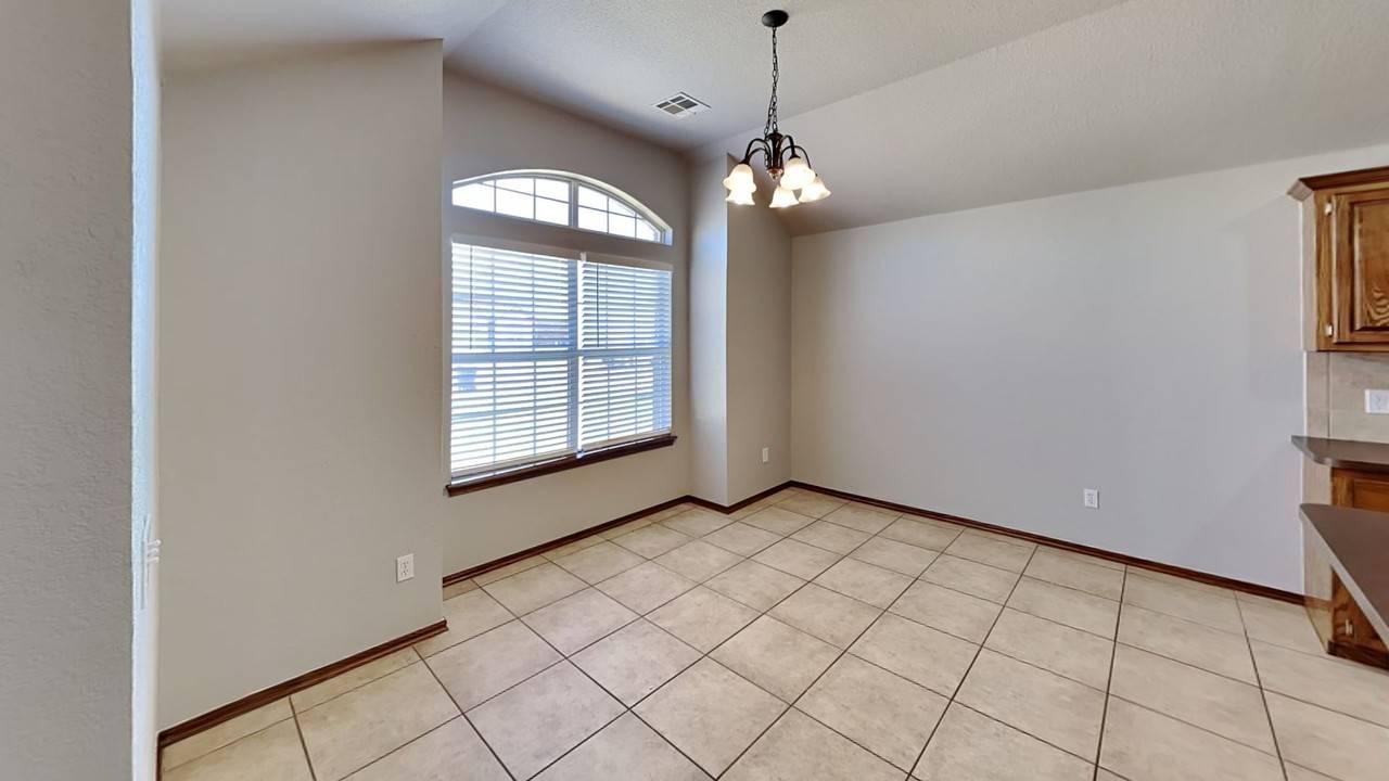 2212 Nw 157th Ter - Photo 6 of 20