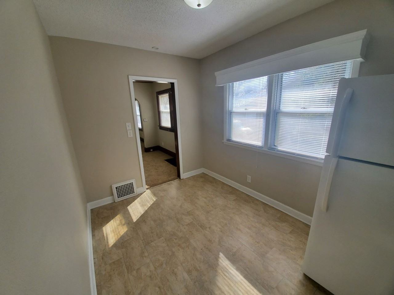 2616 Bowdoin St - Photo 5 of 16