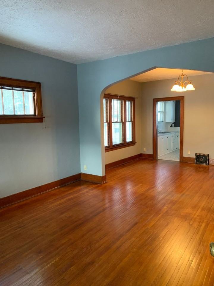 615 4th St Ne - Photo 3 of 16